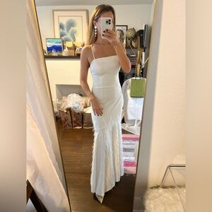 Elliatt Collins Ivory White Sleeveless Square Neck Mermaid Gown Size S